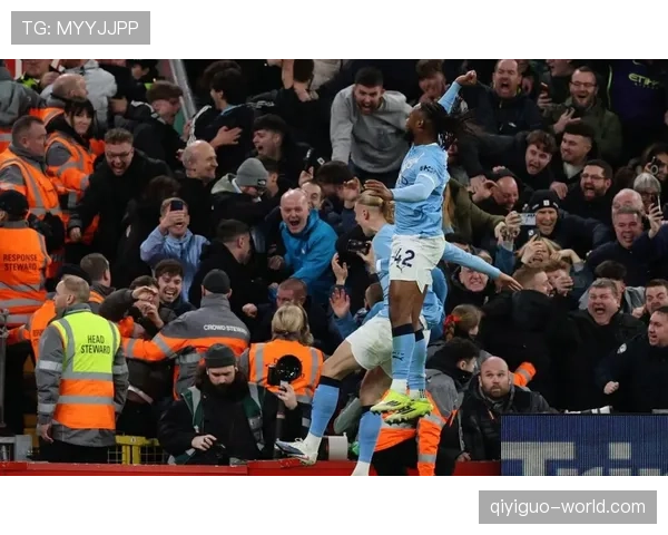 曼联防线失误频繁引发争议：稳定性面临考验，对球队表现造成影响