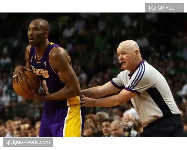 篮球场上裁判如何协商判罚？带你了解NBA的判决沟通流程